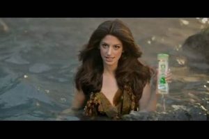 Herbal Essence: Monica Padman's Beauty Secret [Review] | The Ultimate Herbal Remedies Guide: Natural Healing for a Healthier Life